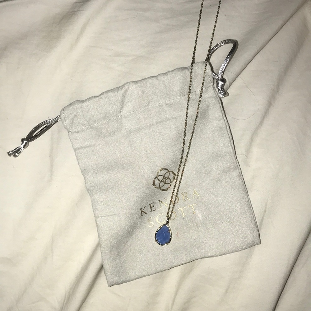 Kendra Scott necklace